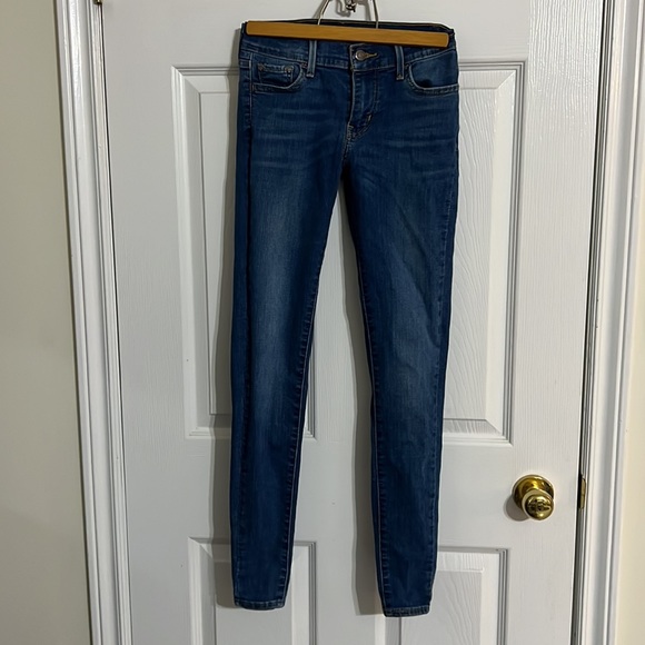 710 Super Skinny Levi’s - Picture 1 of 5